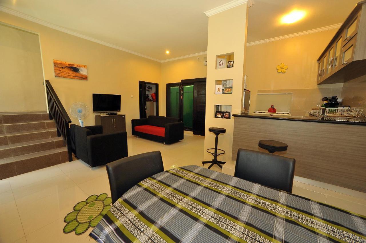 Bed and Breakfast Wave House Gerupuk South Lombok Praya Exterior foto